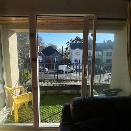 - 4 Bed & Free Parking *