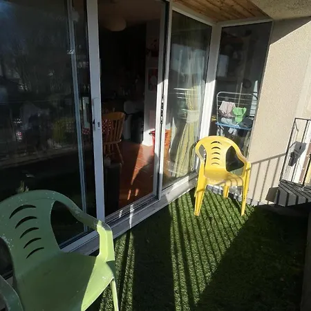 - 4 Bed & Free Parking